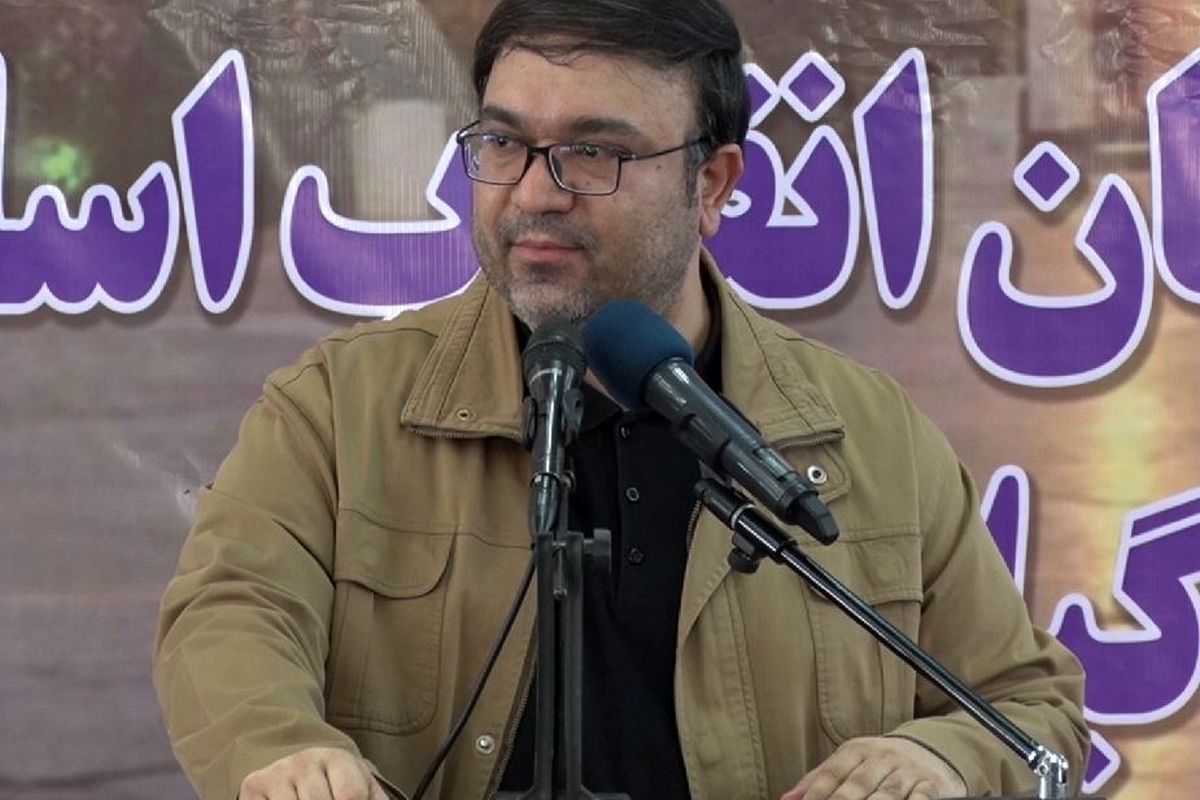 رادیو گیلان زیر باران گل می دهد